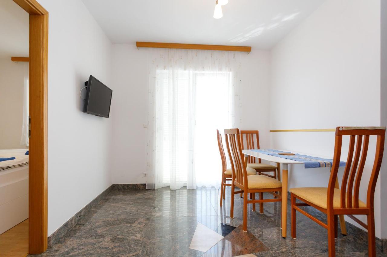 Apartments Lacic Đảo Krk Ngoại thất bức ảnh