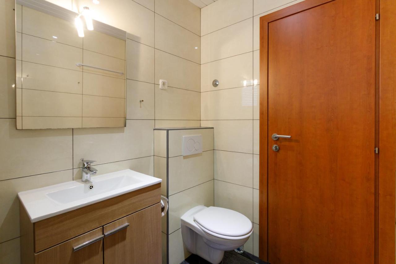 Apartments Lacic Đảo Krk Ngoại thất bức ảnh
